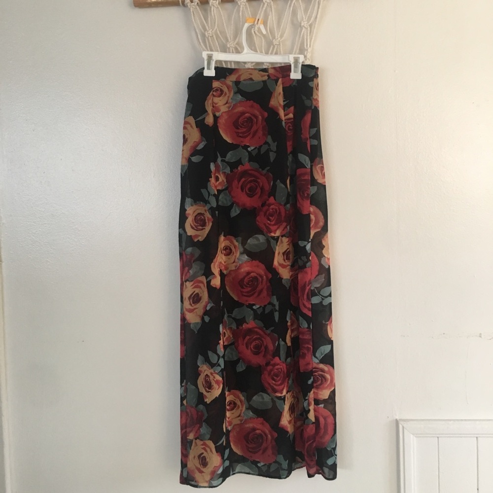 Maxi floral print skirt